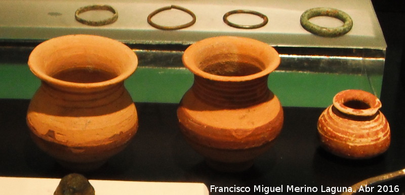 Castellones de Ceal - Castellones de Ceal. Vasos en miniatura. Posibles juguetes, Siglo IV a.C. Museo Provincial de Jan
