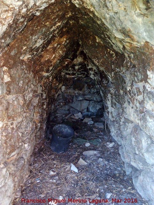 Cantera de la Quebrada de Reguchillo - Cantera de la Quebrada de Reguchillo. Pequea galera con bveda a dos aguas