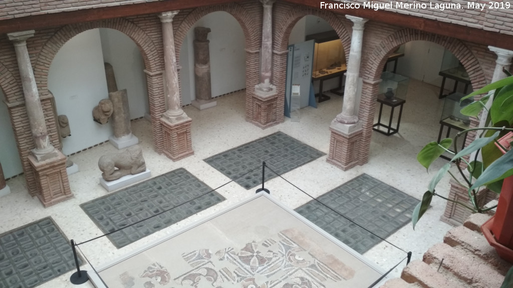 Museo Arqueolgico de Linares - Museo Arqueolgico de Linares. Patio