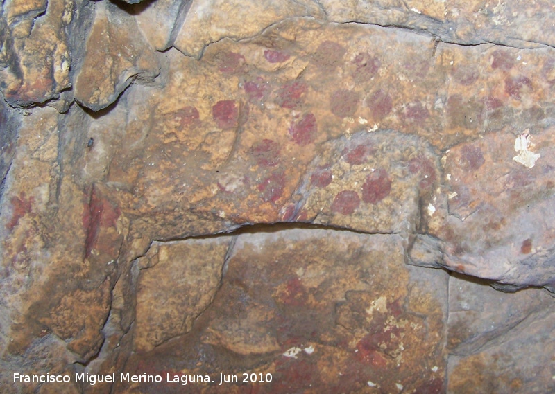 Pinturas rupestres de la Cueva de los Soles Abside II - Pinturas rupestres de la Cueva de los Soles Abside II. Puntos sobre el Sol