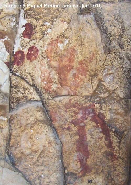 Pinturas rupestres de la Cueva de los Soles Abside II - Pinturas rupestres de la Cueva de los Soles Abside II. Antropomorfo de la derecha