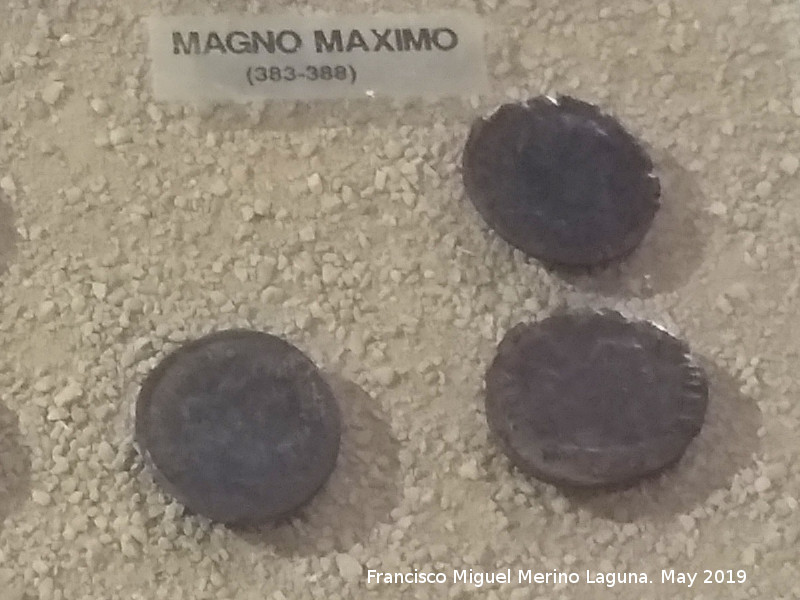 Magno Mximo - Magno Mximo. Ases de Magno Mximo (383-388) Cstulo. Museo Arqueolgico de Linares