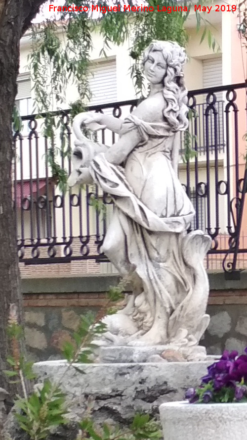 Fuente del Paseo - Fuente del Paseo. Estatua