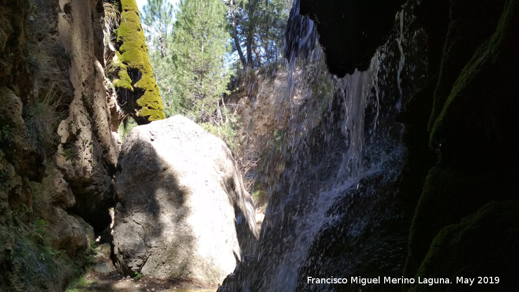 Cascada Quinta de la Hueta - Cascada Quinta de la Hueta. Separacin entre ambas cascadas