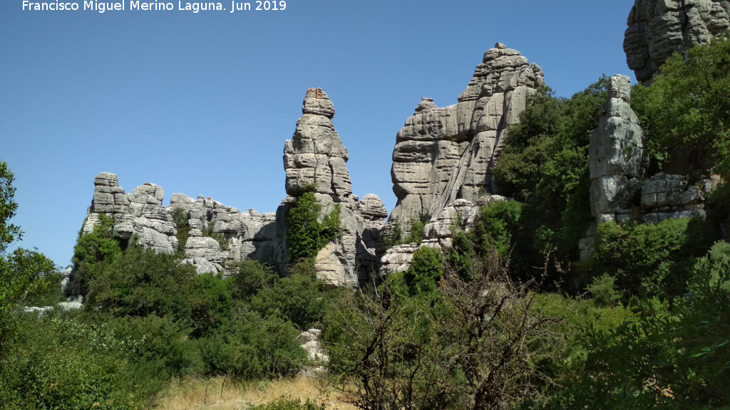 Torcal de Antequera. La Aguja del Agrasol - Torcal de Antequera. La Aguja del Agrasol. 