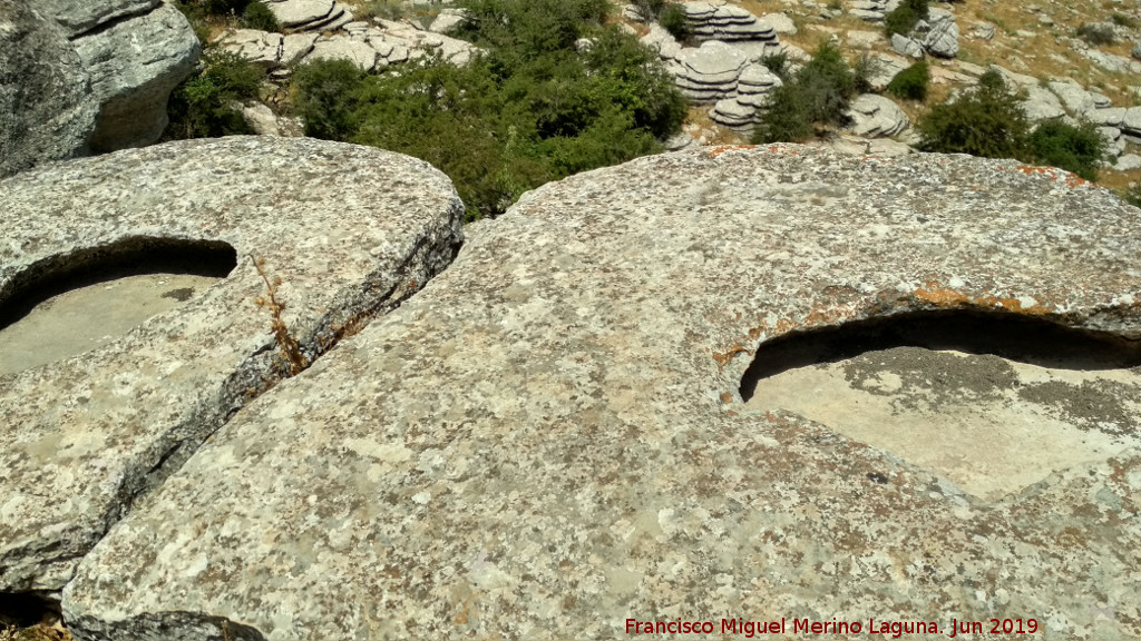 Torcal de Antequera. La Salamandra - Torcal de Antequera. La Salamandra. Ojos