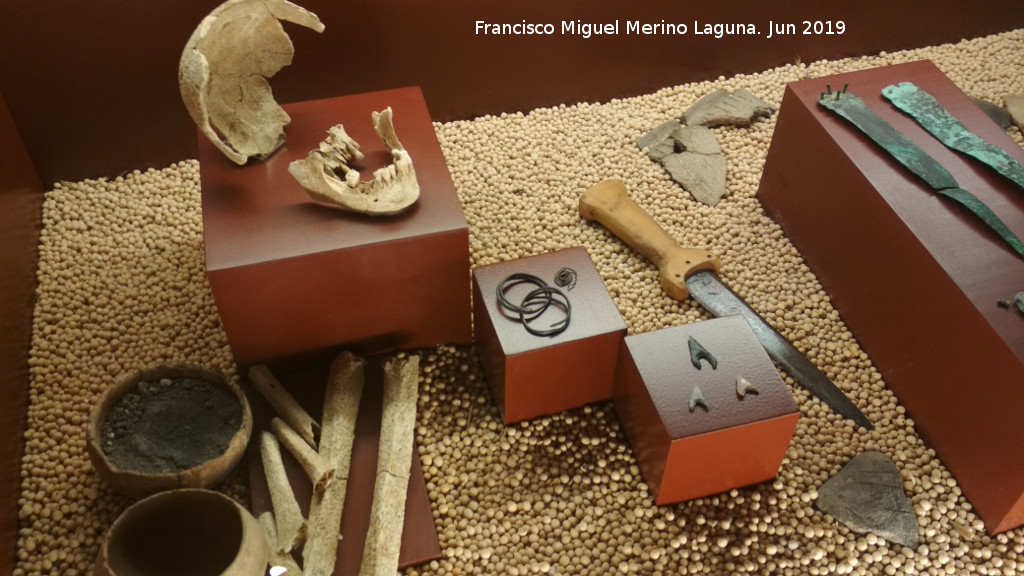 Necrpolis del Morenito - Necrpolis del Morenito. Centro de Interpretacin de la Prehistoria de Ardales