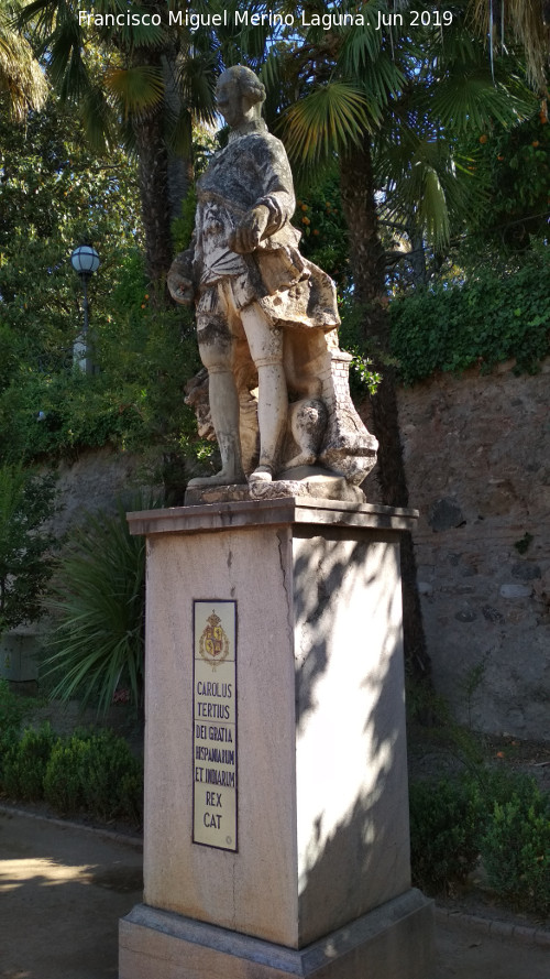Carmen de los Mrtires. Terraza - Carmen de los Mrtires. Terraza. Estatua de Carlos III