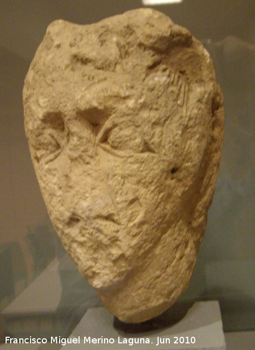 Cortijo Las Parrillas - Cortijo Las Parrillas. Cabeza de Baco en caliza siglo I. Museo Arqueolgico Provincial de Jan