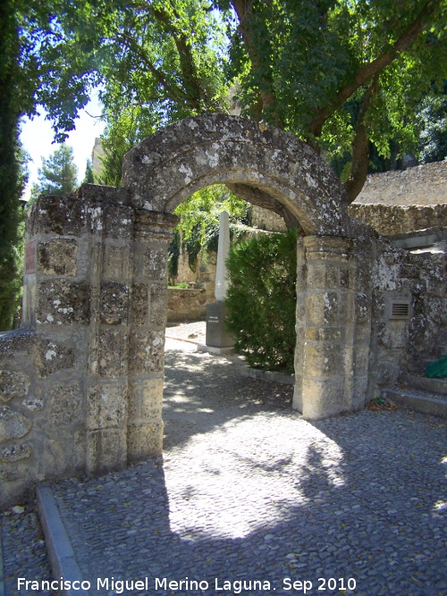 La Mota. Puerta del Rincn de los Poetas - La Mota. Puerta del Rincn de los Poetas. 