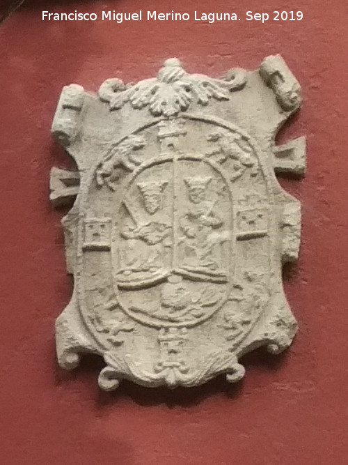 Pilar de Don Pedro - Pilar de Don Pedro. Escudo derecho