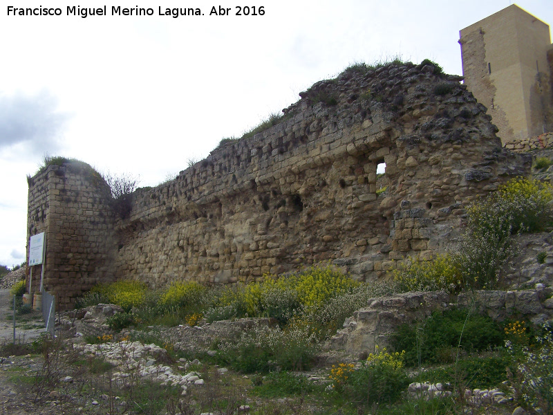 La Mota. Muralla del Arrabal Viejo - La Mota. Muralla del Arrabal Viejo. Torren II y lienzo