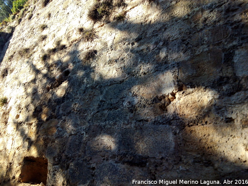 La Mota. Muralla del Arrabal Viejo - La Mota. Muralla del Arrabal Viejo. Lienzo entre la Puerta Herrera y la Torre del Alhor