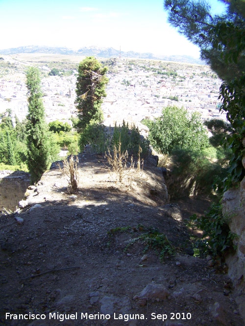 La Mota. Muralla del Arrabal Viejo - La Mota. Muralla del Arrabal Viejo. Adarve