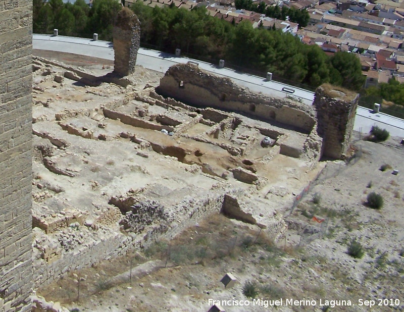 La Mota. Muralla del Arrabal Viejo - La Mota. Muralla del Arrabal Viejo. Torren de la Puerta del Cambrn y Torren de Santo Domingo I