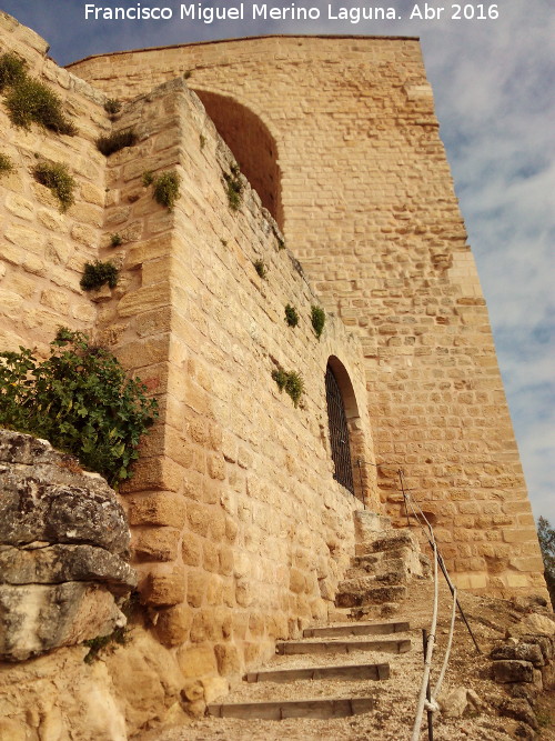 La Mota. Postigo del Arrabal Viejo - La Mota. Postigo del Arrabal Viejo. Escaleras de acceso