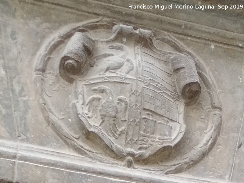 Casa de la Calle Cocheras n 12 - Casa de la Calle Cocheras n 12. Escudo