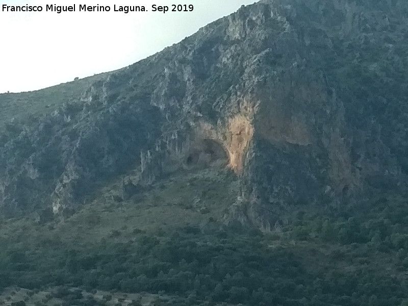 Abrigo de los Bodegones - Abrigo de los Bodegones. Desde el Cerro de la Condesa