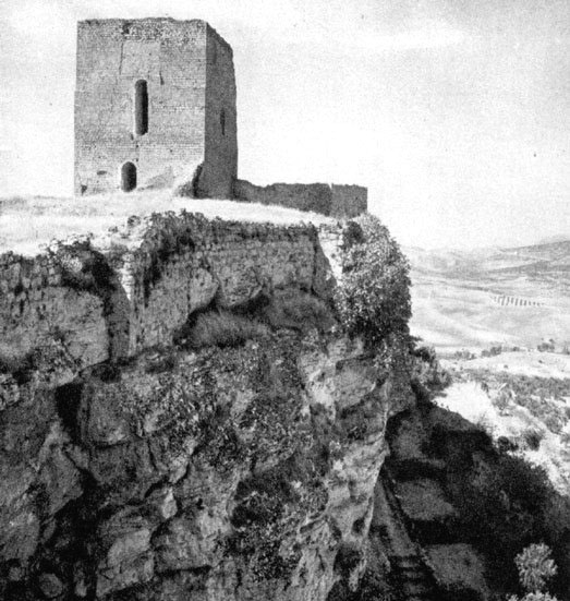La Mota. Torre del Homenaje - La Mota. Torre del Homenaje. Foto antigua. Antes de reconstruir