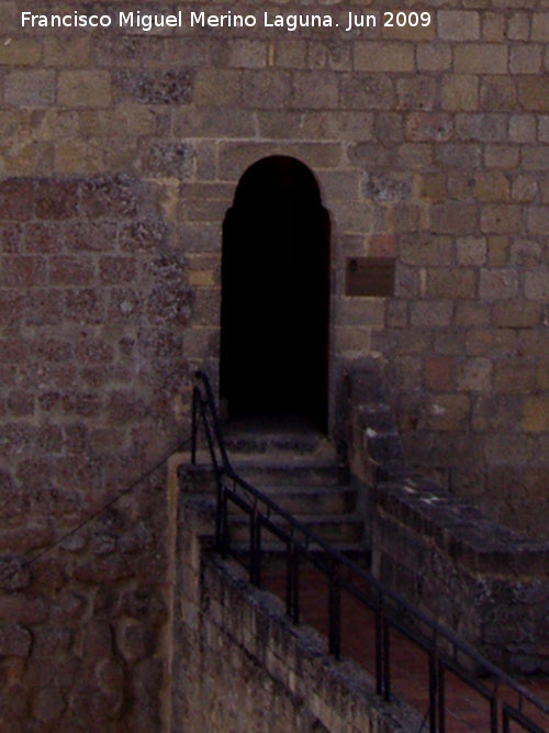 La Mota. Torre del Homenaje - La Mota. Torre del Homenaje. Puerta de acceso