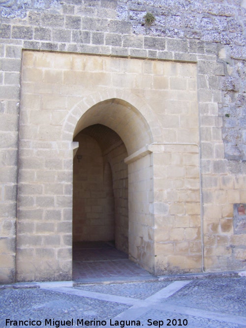 La Mota. Torre del Homenaje - La Mota. Torre del Homenaje. Salida al patio de armas