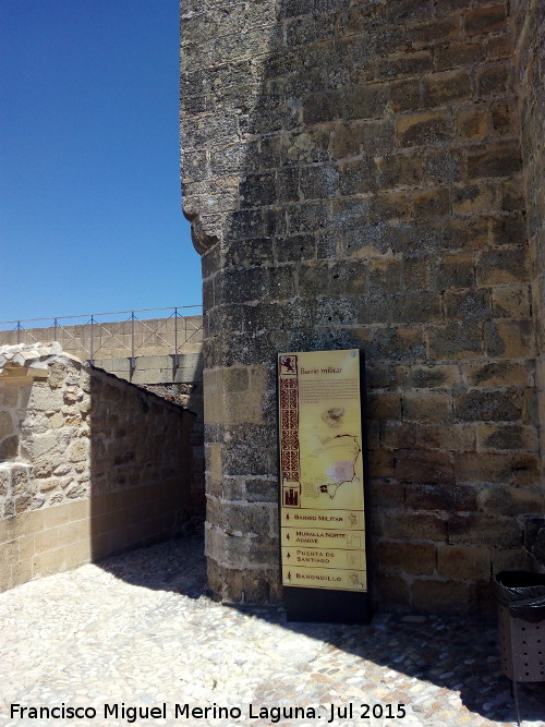 La Mota. Torre de la Campana - La Mota. Torre de la Campana. Detalle de la esquina extramuros en el Barrio Militar