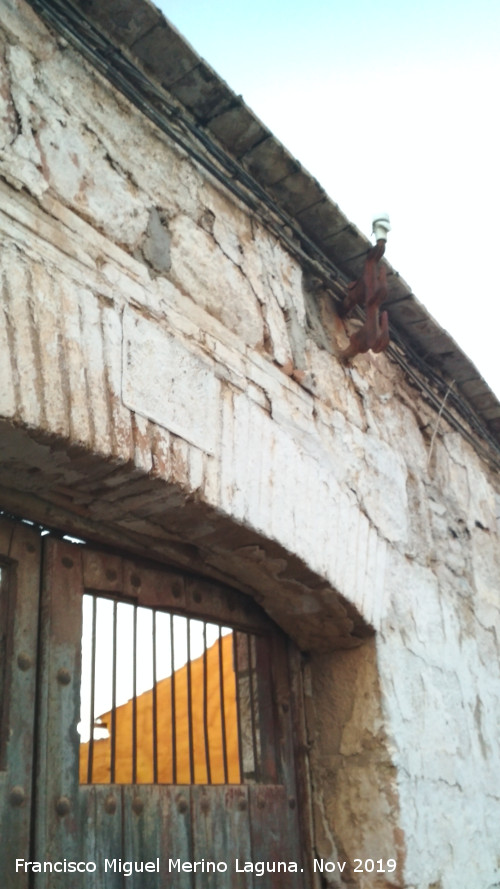 Casa de la Travesa de la Trinidad n 3 - Casa de la Travesa de la Trinidad n 3. Aislantes elctricos