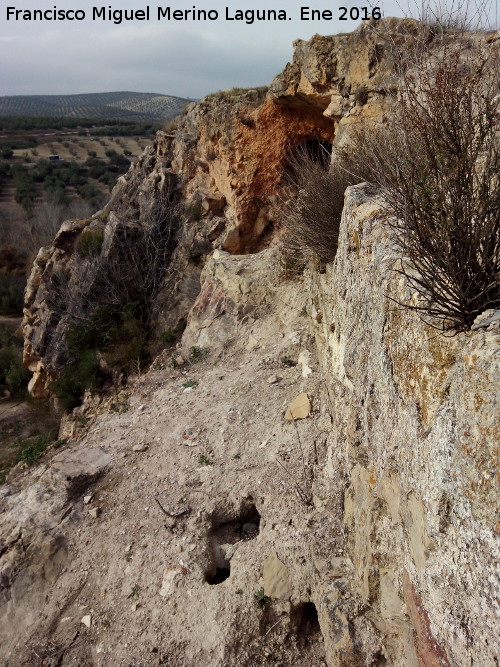 Castillo de Garcez - Castillo de Garcez. Paredes del castillo junto a la cantera