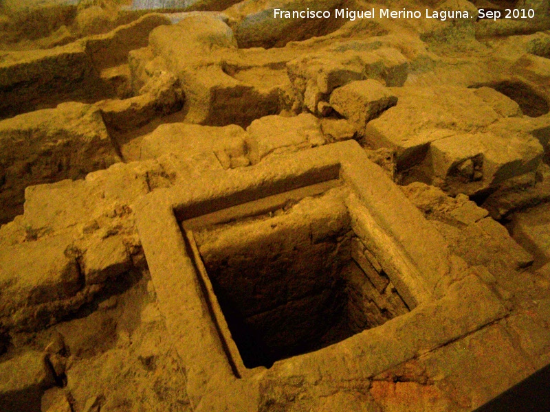 La Mota. Iglesia Mayor Abacial. Excavacin arqueolgica - La Mota. Iglesia Mayor Abacial. Excavacin arqueolgica. Cripta renacentista