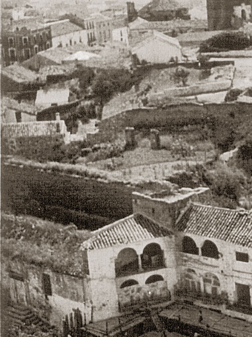 Muralla de Porcuna - Muralla de Porcuna. Foto antigua. Torren de las Antiguas Carniceras