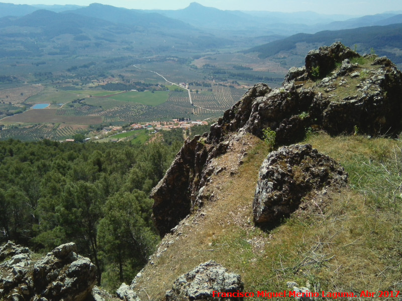 Castillo de la Yedra - Castillo de la Yedra. Vistas hacia Torres de Albanchez