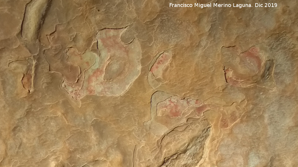 Pinturas rupestres del Abrigo del Almendro II - Pinturas rupestres del Abrigo del Almendro II. Otros restos desvados