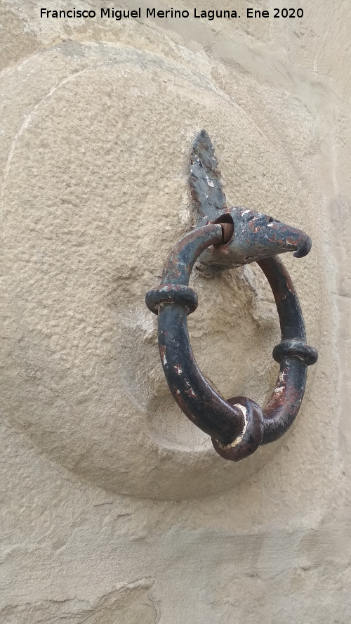 Casa de la Calle Patrocinio Biedma n� 3 - Casa de la Calle Patrocinio Biedma n� 3. Argolla derecha