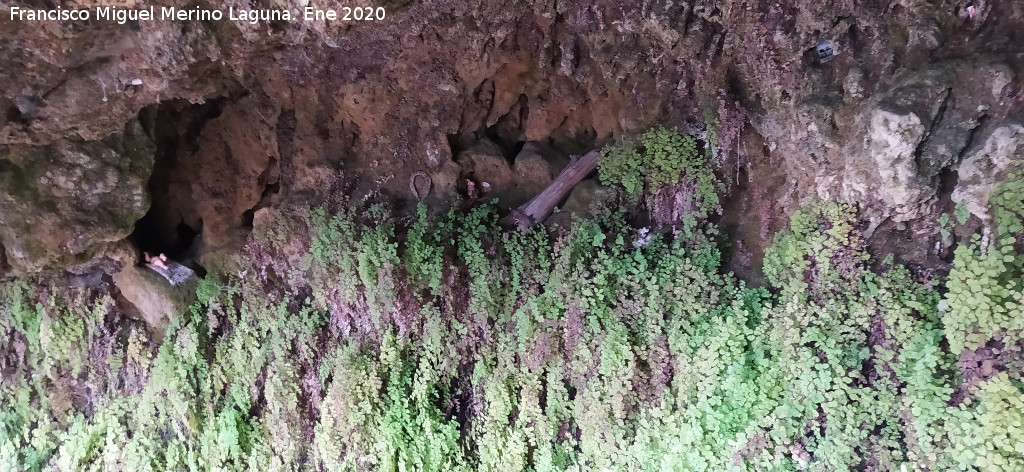 Ermita rupestre Se�or del Valle - Ermita rupestre Se�or del Valle. Exvotos