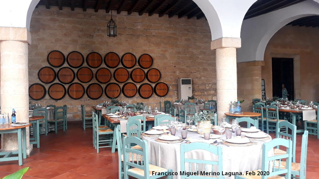 Bodegas Fundador - Bodegas Fundador. 