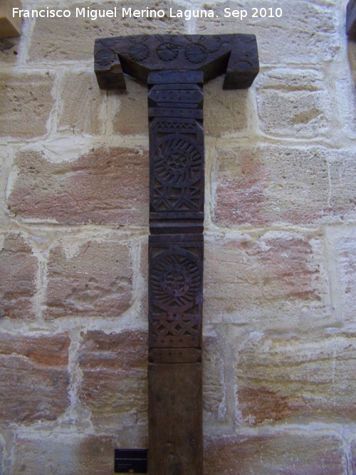 La Mota. Torre de la Crcel - La Mota. Torre de la Crcel. Columna de mezquita rural