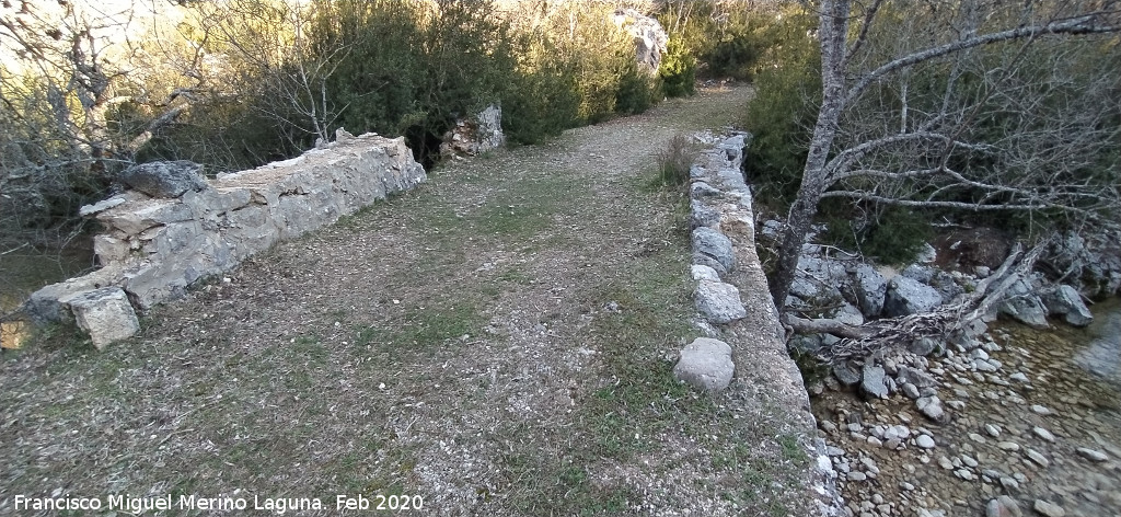 Puente de los Rasos - Puente de los Rasos. Parapetos