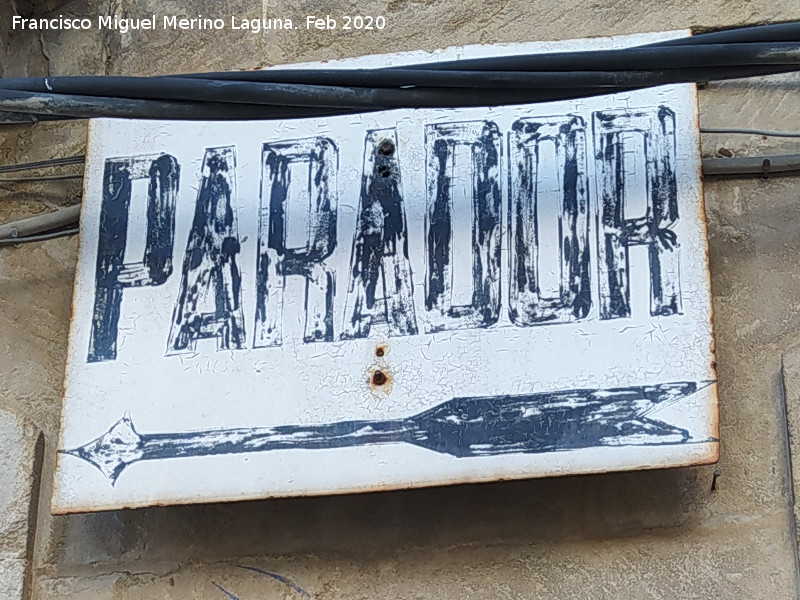 Casa de la Plaza 1� de Mayo n� 30 - Casa de la Plaza 1� de Mayo n� 30. Antiguo cartel