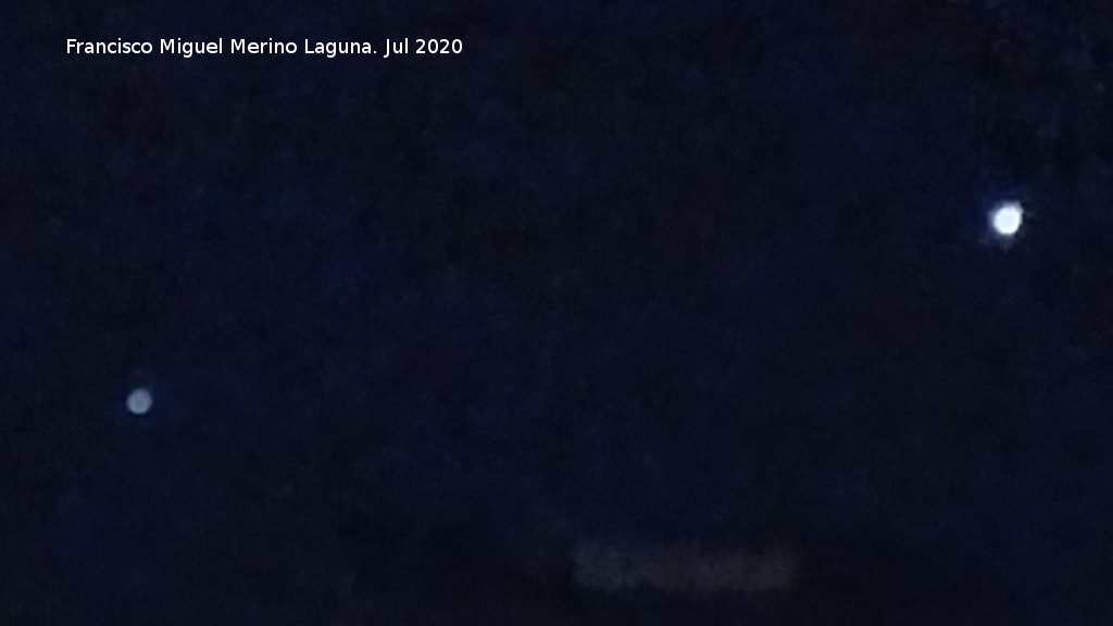 J�piter - J�piter. Saturno a la izquierda y J�piter a la derecha. Los Villares