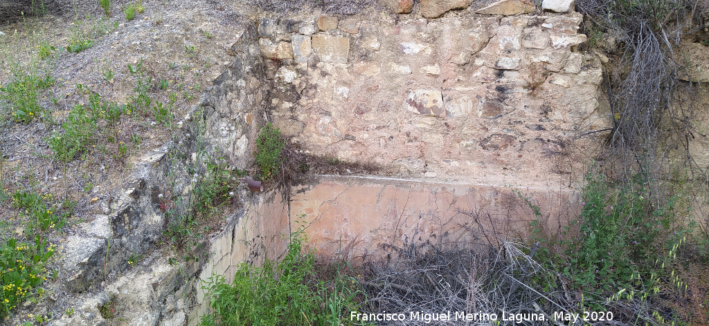 Alberca del Arroyo de la Venta - Alberca del Arroyo de la Venta. Muro de contenci�n