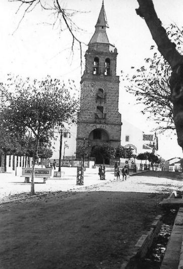 Plaza de la Encarnacin - Plaza de la Encarnacin. Foto antigua