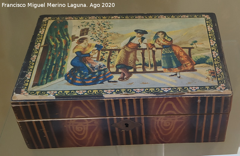 Historia de Carmona - Historia de Carmona. Caja de la Mercer�a de las Hermanas M�ndez. Museo del Alc�zar de la Puerta de Sevilla