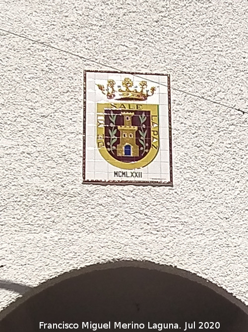 1972 - 1972. Escudo de la Puerta de la Plaza del Ayuntamiento - Olvera
