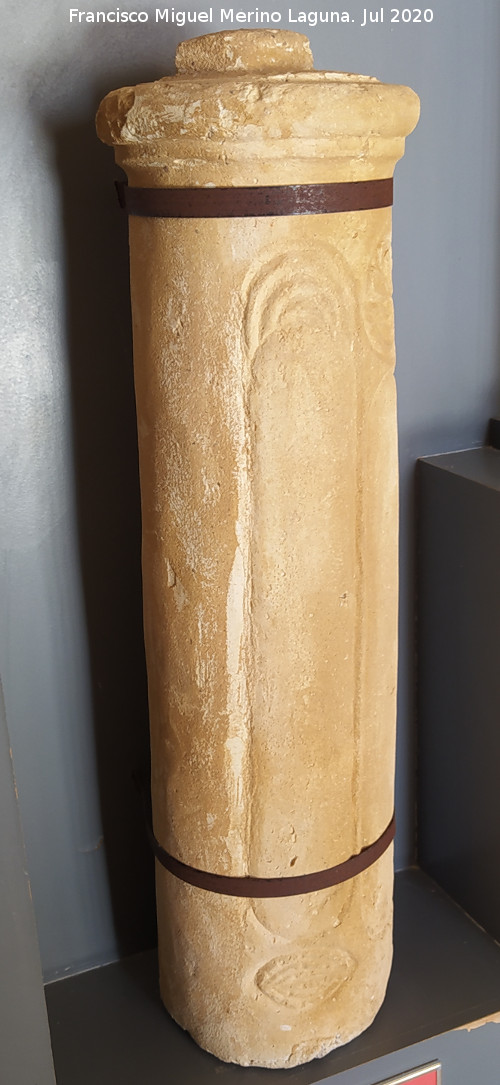 Iglesia de la Victoria - Iglesia de la Victoria. Columna visigoda. Reproducci�n. Museo La frontera y los castillos