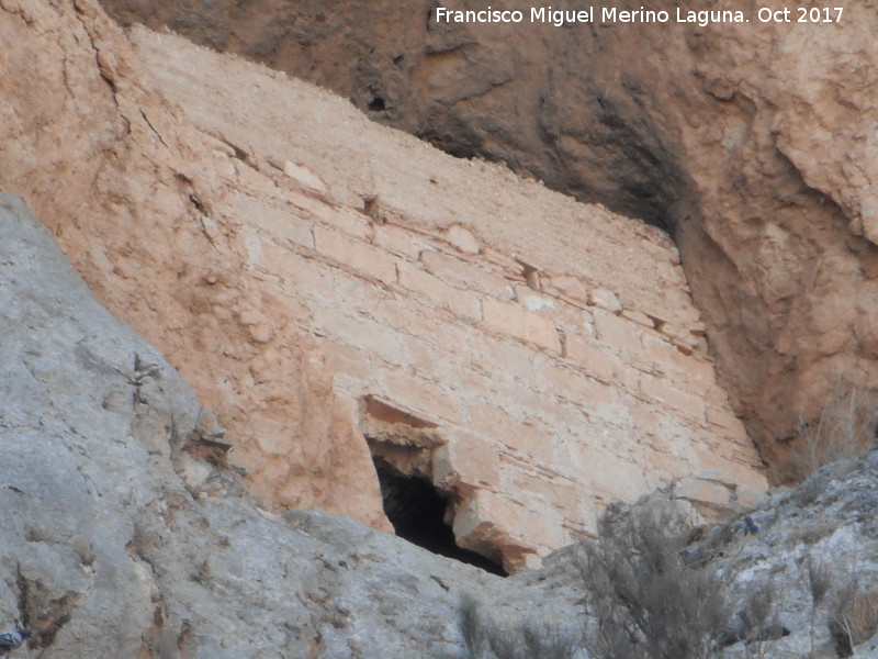 Cueva del Muralln - Cueva del Muralln. Muro de tapial