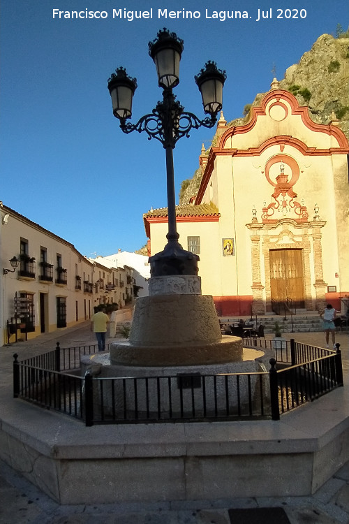 Farola-Fuente de la Plaza del Rey - Farola-Fuente de la Plaza del Rey. 
