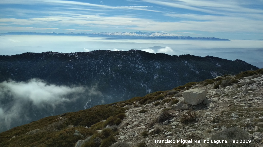 Refugio Miramundos - Refugio Miramundos. Vistas hacia la Cuerda del Milagro