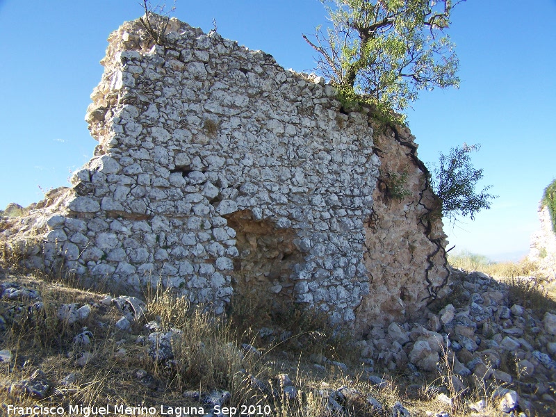 Castillo de la Pea. Muralla Norte - Castillo de la Pea. Muralla Norte. Primer lienzo extramuros