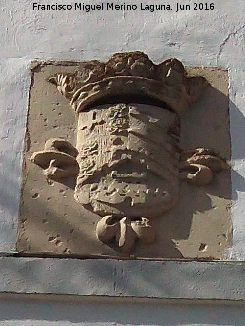 Iglesia de Hornos de Peal - Iglesia de Hornos de Peal. Escudo izquierdo