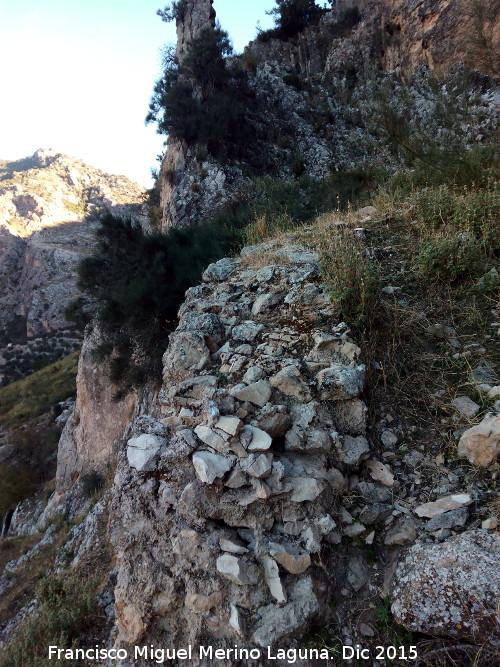 Castillo del Caballo - Castillo del Caballo. Grosor de la muralla